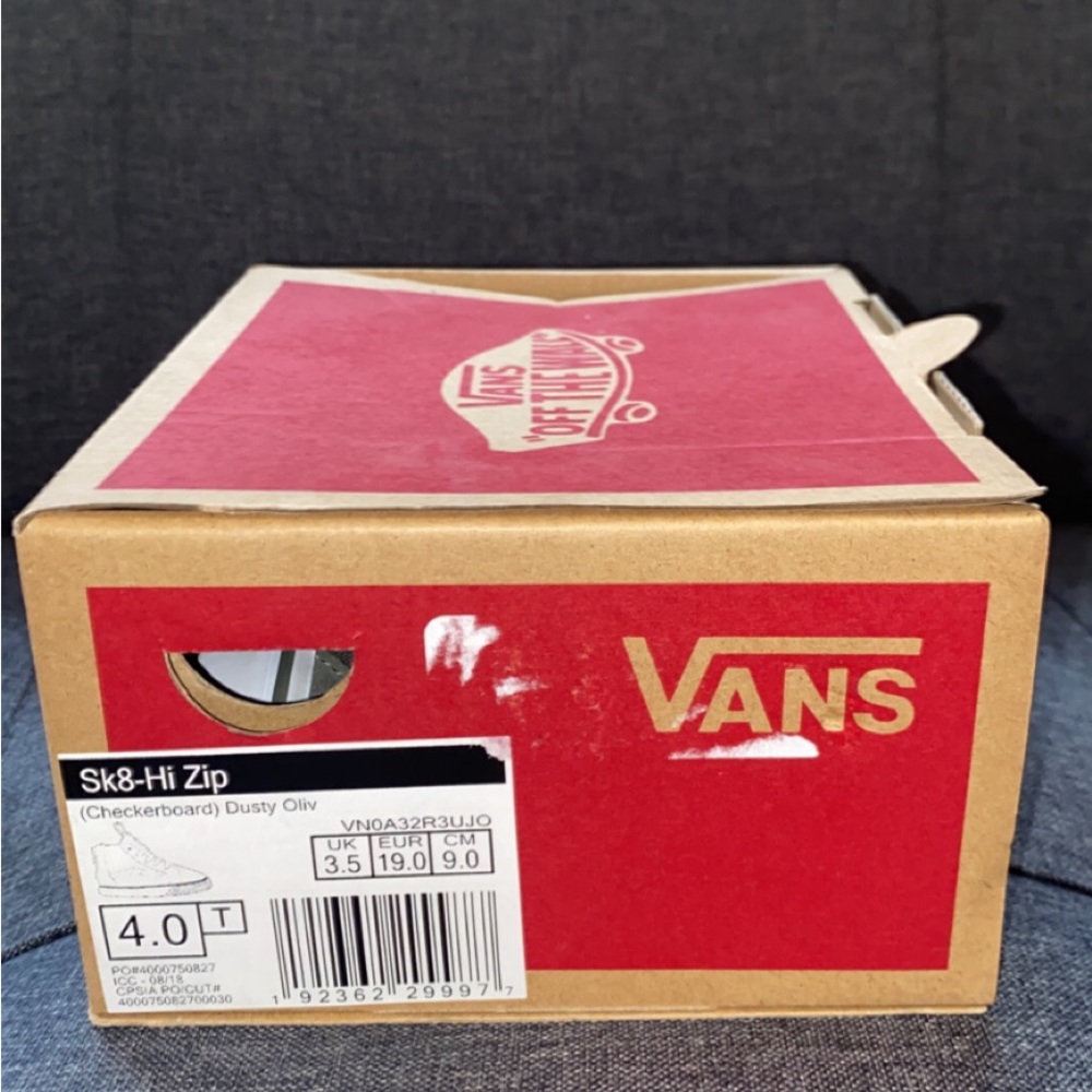 Vans - Picture 3 of 4